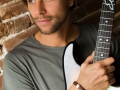 Eller-van-Buuren-Niloo-guitar